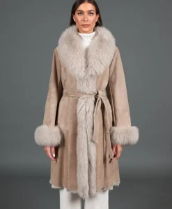 Donna D'Arienzo Ada - Cappotto in montone scamosciato beige con bordi in volpe