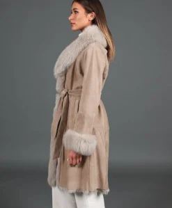 Donna D'Arienzo Ada - Cappotto in montone scamosciato beige con bordi in volpe
