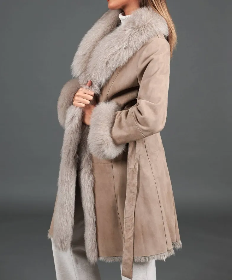 Donna D'Arienzo Ada - Cappotto in montone scamosciato beige con bordi in volpe