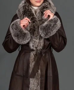 Donna D'Arienzo Ada - Cappotto in pelliccia di lapin nappato marrone con collo in volpe brinata
