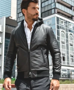 Uomo D'Arienzo Biancolino - Giubbotto Bomber in pelle nera con cappuccio effetto liscio