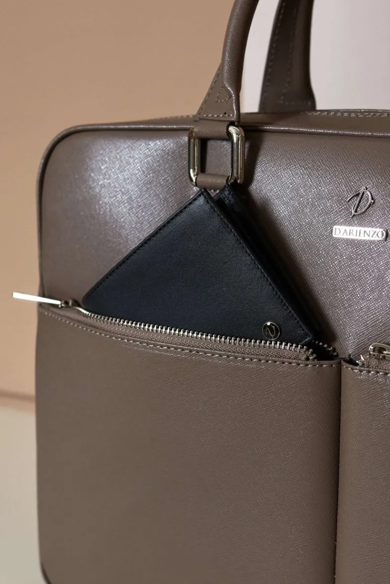D'Arienzo Justin - Borsa Ventiquattrore in pelle di vitello color fango saffiano con doppia tasca