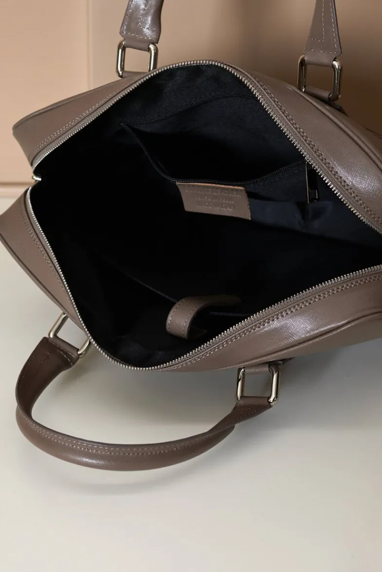 D'Arienzo Justin - Borsa Ventiquattrore in pelle di vitello color fango saffiano con doppia tasca