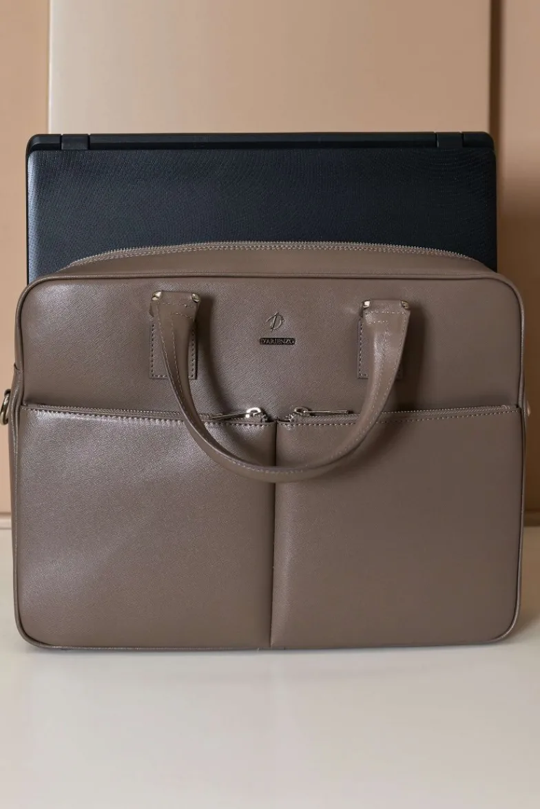 D'Arienzo Justin - Borsa Ventiquattrore in pelle di vitello color fango saffiano con doppia tasca