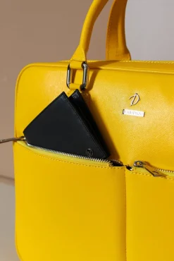 D'Arienzo Justin - Borsa Ventiquattrore in pelle di vitello gialla saffiano con doppia tasca