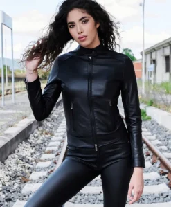 Donna D'Arienzo Linda - Giacca biker in pelle nera nappa effetto liscio