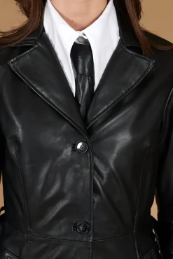 Donna D'Arienzo Stefany - Cappotto in pelle nera con cintura nappa effetto liscio