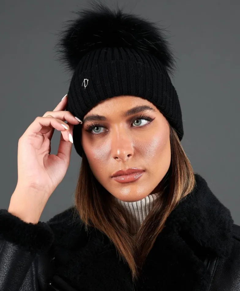 Donna D'Arienzo Taylor - Cappello in lana nera con pompon in pelliccia nera
