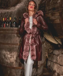 Donna D'Arienzo Tina - Cappotto in pelle naturale bordeaux con cappuccio bordato pelliccia